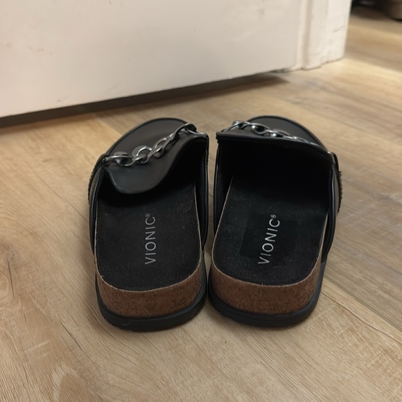 **SOLD ON MERCARI**VIONIC Georgie Black Nappa Leather slides size 8 - Picture 3 of 6